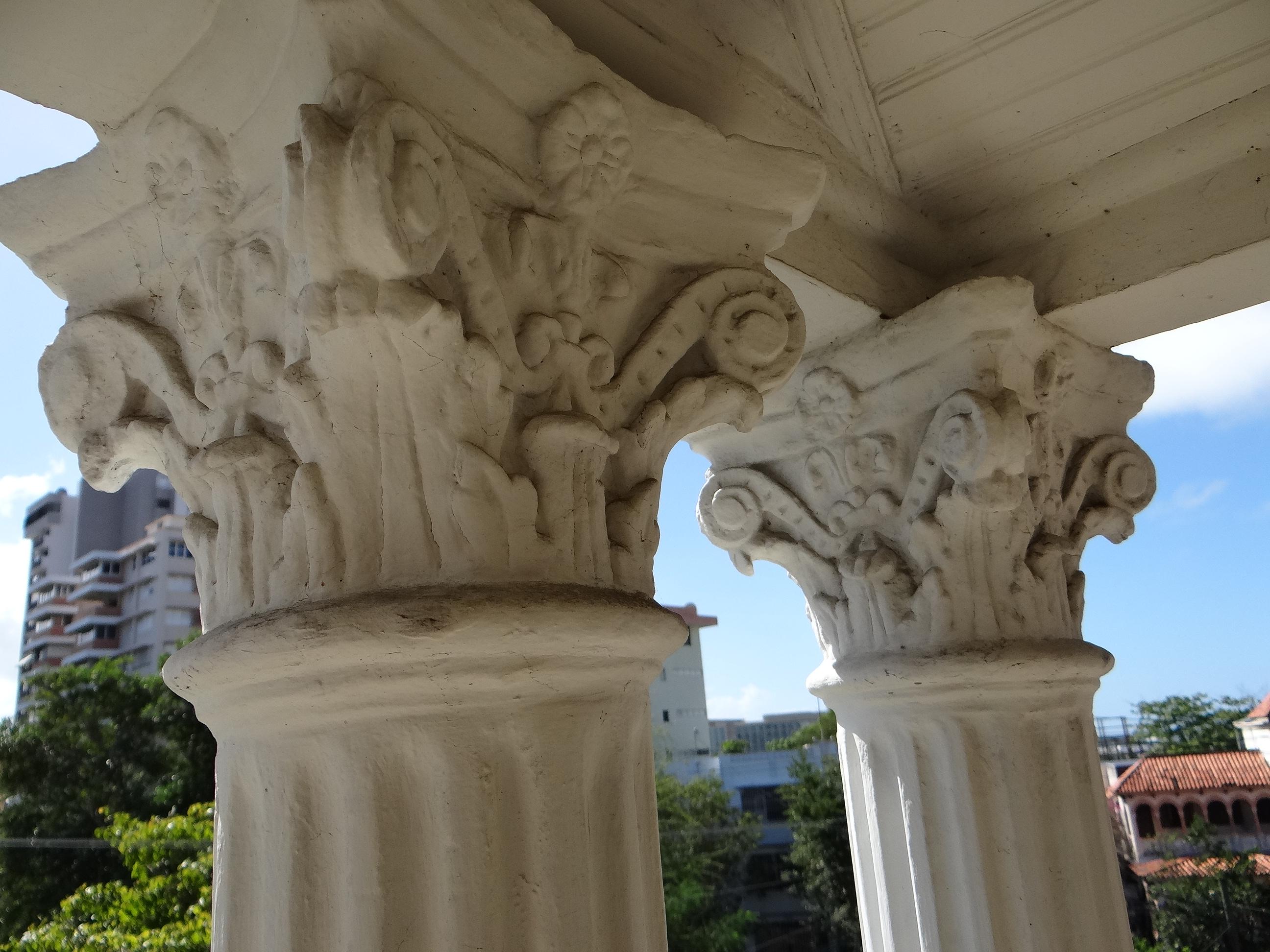 Casa La Giralda - Avenida Miramar, esquina calle Marti 651 - San Juan (Miramar) - 2014 00002